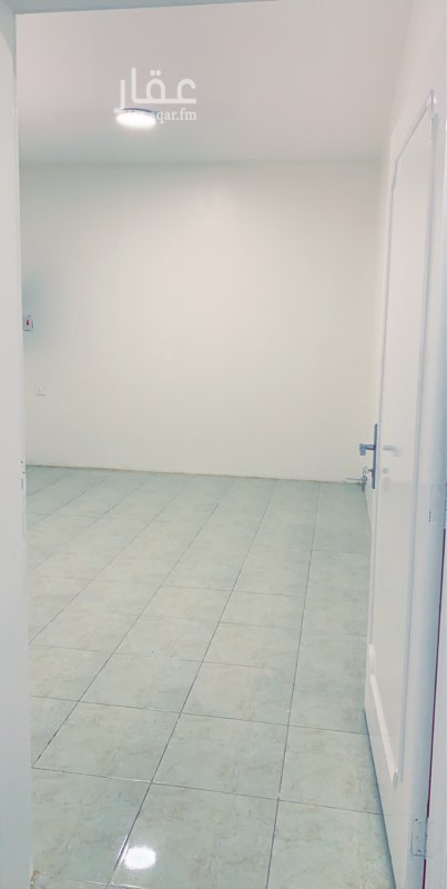 1476149 الشقة مكونه من
غرفتين نوم
مجلس
مقلط
صالة
مطبخ
حمامين
١٠٠٠ ريال رسوم سنوية للمياة علاوه على قيمة الايجار
0544444140