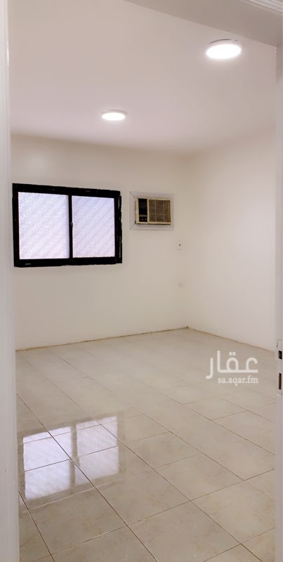 1589570 للايجار شقة مكونة من
الشقة مكونه من
غرفتين نوم
مجلس
مقلط
صالة
مطبخ
حمامين
1000 ريال رسوم سنوية للمياة علاوه على قيمة الايجار
بحي الملك عبدالعزيز خلف فندق المطلق ومجدده
0544444140