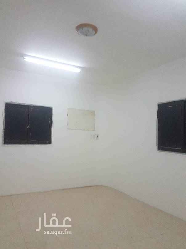 1649926 للايجار شقة في الثقبه ٣غرف وحمامين وصاله ومطبخ الايجار١٦ الف