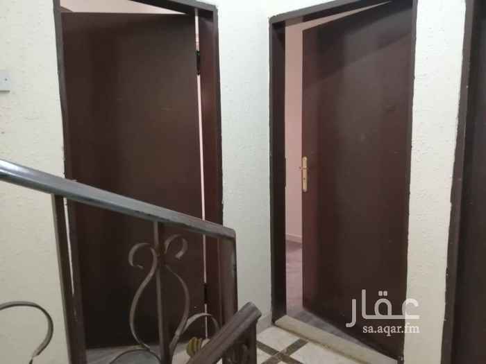 1751812 شقه للايجار بحي الخليج مكونه من ثلاث غرف وصاله ودورتين مياه ومطبخ راكب وباركيه الشقه عباره عن مدخلين مجدده وراقيه جدا تصلح للعرسان او عائله صغيره
ملاحظه العداد مشترك ولكن الجار محترم جدا ويسدد أول بأول ودائما يقال الجار قبل الدار