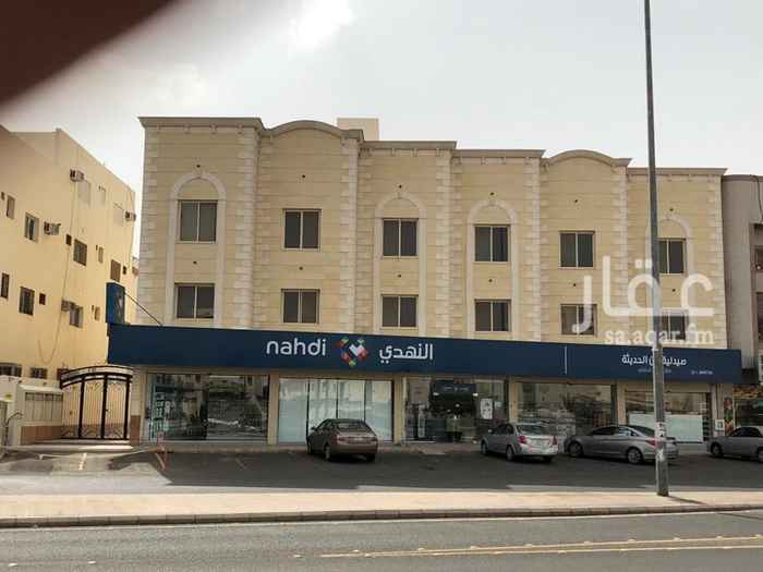 1285199 على الشارع العام