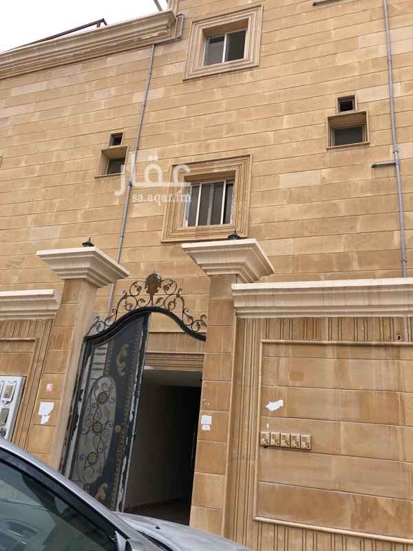 1549147 الدور الاول ٤ غرف وصاله و ٣ دورات مياه يوجد مطبخ قديم للمستأجر الاول قريبه من مدرسة البنات أبتدائي و متوسط