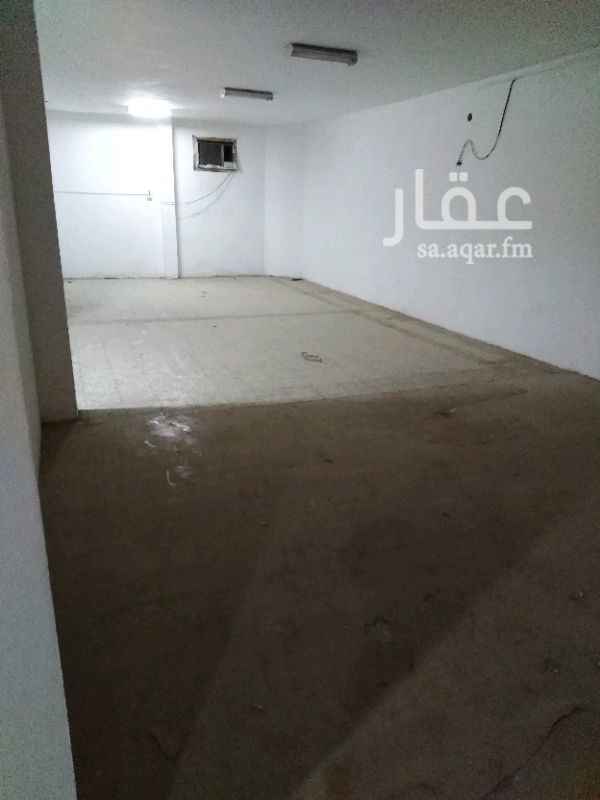 1254018 مستودع للإيجار بدروم فله
في حي الإتصالات
مساحه 375م
يوجد به غرفه كبيره
الايجار 25000 شامل الماء والكهرباء
التواصل علي الجوال
0555882755