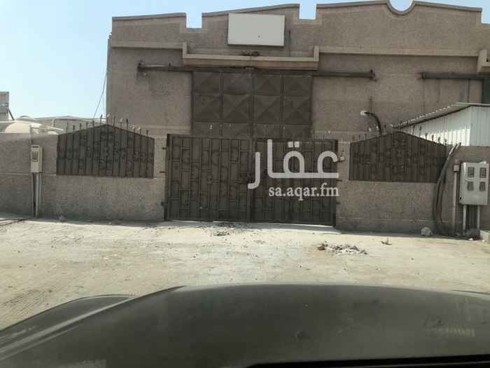 1137724 هنقر فارغ لاستخدام الورش والمصانع مزود بنظام رش