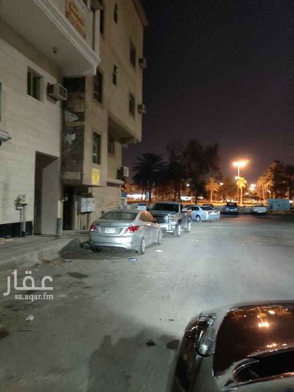 1658702 عماره عمرها سنتين اربع ادوار ونص بحالة ممتازه واجهه حجر موقع مميز في حي الباديه قريبه من شارع مستشفى الدمام المركزي المبنى الجديد على شارع 20 وقريبه من شارع الملك فهد ابن خلدون سابقا وقريبه من حديقه كبيره تسهل على الساكن عملية المواقف وبقاله تحتوي على 11 سويت نظام استوديو مكيفه ومحل مساحته ستين متر على شارع عشرين
<br>المبلغ المطلوب 75000 الف <br>* المساحة:84 للمتر
<br>* الواجهة:غرب .
<br>*