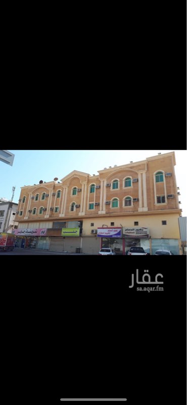 1411158 محلات تجارية للايجار
حي الزهور http://goo.gl/maps/i69ER
كل فتحة مساحتها 40 متر
السعر 15 الف ريال
0555917657