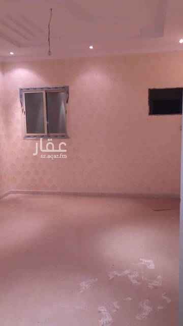1454697 شقة جديدة في حي الشفا
اربع غرفة ودورتين مياه ومطبخ
الدور الثاني فيه مصعد
وخزان مستقل وموقف سيارة
مكان هادي وجميل
