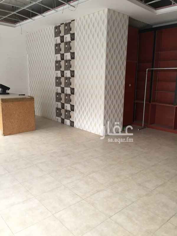 1068939 معرض للإيجار مساحته 60 م
المعرض له فتحتين من السكريت
موقعه في شارع الثليثية العام بالقرب من أسواق الحفيز ومقابل مملكة المعجنات
وبالإمكان لمن أراد مساحة أكبر يوجد في الخلف مساحة تقريباً 150 متر مكونه من 6 غرف سكن ودورتين مياه بسعر إضافي على السعر المحدد ويمكن توسيع المحلات بحيث تصل المساحة الى 220 م لمن اراد معرض كبيير