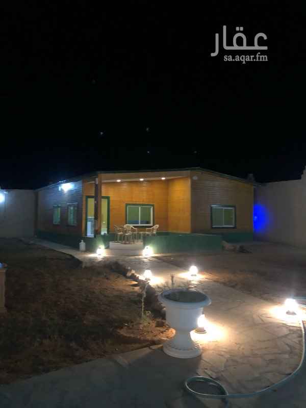 1760548 استراحة طريق رماح محطة صحاري عن فيها خيمة 6/4 ملكي وبيت من الخشب الجهه شرق شارع 28 فيها مستودع كبير فيها من جهة الجبة تم بناء لبشه عاقده من اول السور الى اخره وقاعده في الوسط وشدادات ممكن واضحه بصور و بناء الحدار البلوك بالعرض مقاس الاعمده 40/40 وكل مترين عمود الموضح بصور فيها طاقة شمسية تشغل الدينمو وجميع الانوار بيت الخشب فيه دورة مياة وغرفتين نوم وصاله ومطبخ دورة مياه لرجال لا يتصل الا الصامل ماني مستعجل ع البيع