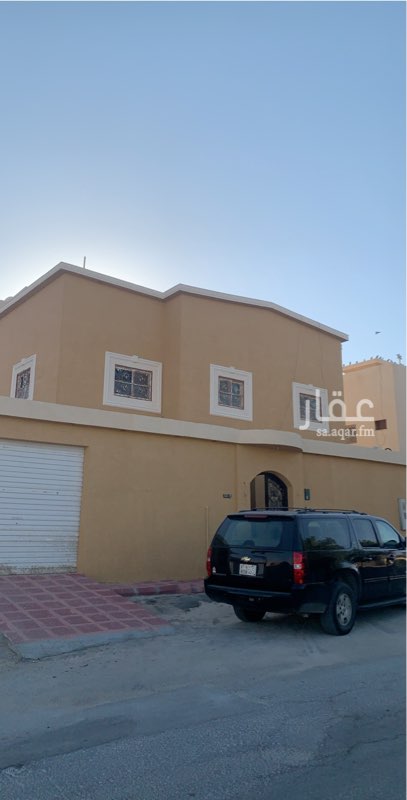 1764595 فلة في حي الزهرة بالسويدي الدورالارضي
تتكون من مجلسين رجال ومشب خارجي ومقلط وصاله كبيرة ومجلس نساء و٣غرف نوم واحدة بحمام داخلي
الشقق (٣شقق)
كل شقة ٣غرف وصالة ومطبخ ودورتين مياة