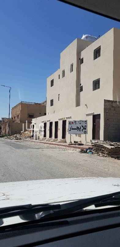 1453548 سكن عماله فلتين متلاصقة
كل فله فيه 12غرفة و4صالة و4مطابخ و9دوراة مياة
قريبة من الدائري