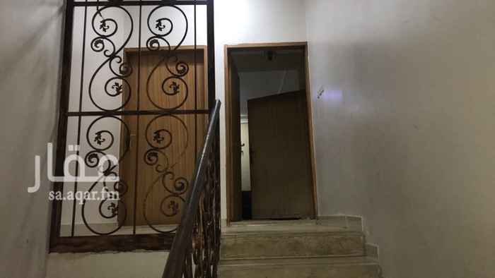 1542725 السلام عليكم ، اعرض لكم شقة كبيرة شبه جديده في غاية الهدوء والانسجام في الدور الثاني ، الموقع المميز قريبه من مسجد جامع الخيال .
وجميع المرافق الحكوميه قريبه والمولات ، مع السطح كامل والكهرباء مستقل ، وفاتورو المويه مجاناً ، مكونه من كراج سياره ، ومدخلين رجال ونساء وصاله جانبيه ومجلس رجال وحمام مستقل وغرفتين وحمام ومطبخ راكب وجاهز .
ملاحظه : المطبخ راكب فقط .
اما المكيفات والاثاث غير معروض للاجار .