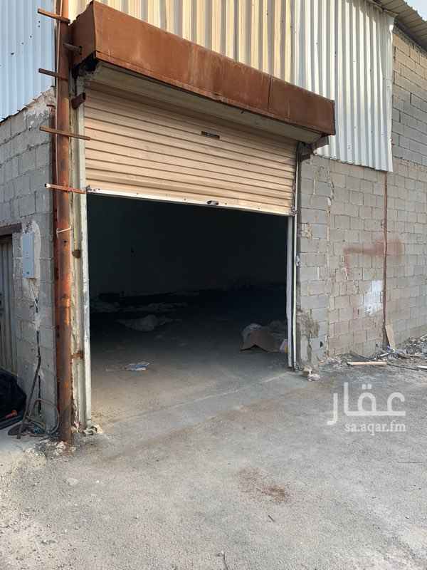 1336346 مستودع للايجار ارتفاع ٨ متر مدخل خاص مجهز بمراوح شفط وزفلتة جديدة وموقع آمن