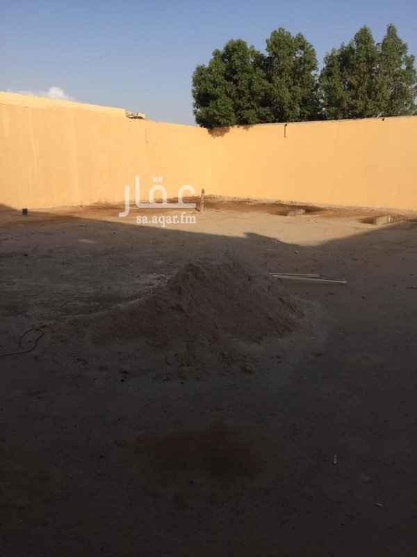 1552253 حي القادسة ع شارع سلطان قابوس
حوش باربع غرف ودورات مياة مناسب للشركات
ويوجد حوش اخر اصغر منة بمساحة 500
الايجار 30000