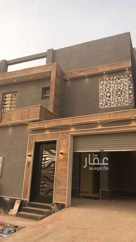 1585646 فيلا للبيع حي الرمال التعمير جنوبي شارع 30 مساحه ٢٩٢م
درج داخلي وشقتين
مودرن
على مليون ميه وسبعين