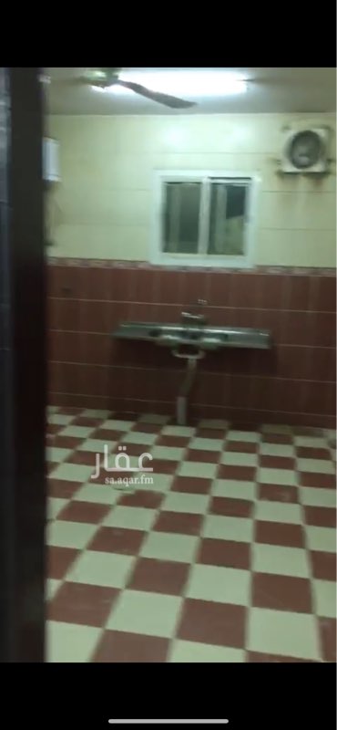 1688444 شقتين للايجار بحي المونسية مربع العطير قريبة من جامع الايمان ثلاث غرف وصالة ودورتين مياة كهرب مشترك
الايجار 16000
