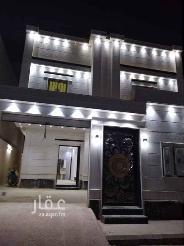 1690243 للبيع ٣فلل حي الرمال الواحة
درج داخلي وشقتين
المساحه ٣٧٢
شمالي شارع ١٥
السعر مليون وميه و٨٠الف