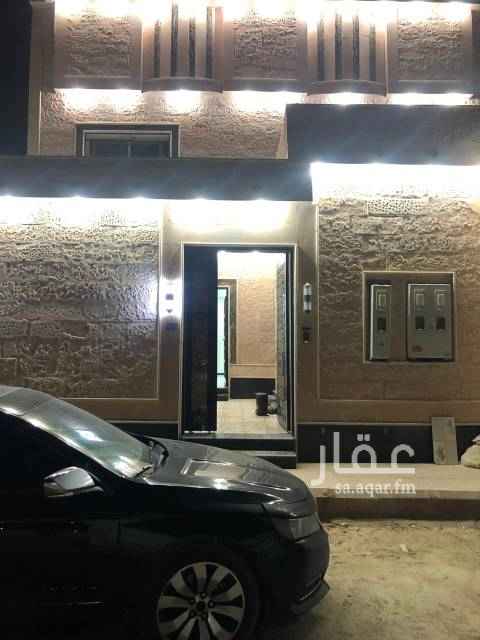 1758453 شقه ثلاث غرف وسطح يوجد ثلاث مكيفات اجار شهري ١١٠٠ سنوي ١٣ الف حي نواف كهرب مستقل الدور الثالث للاستفسار الاتصال جديده