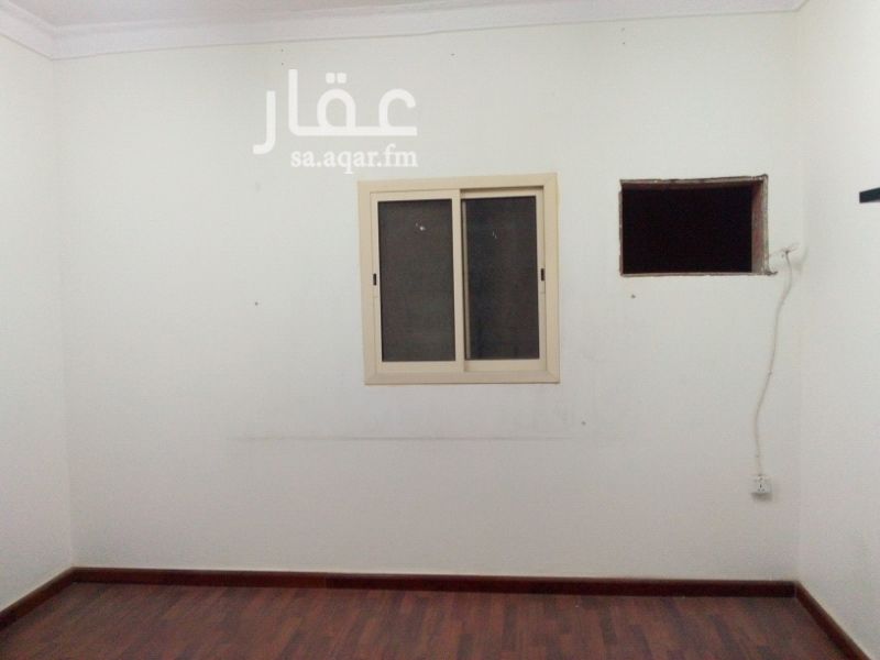 1288479 شقه بفيلا 3غرف وصاله وسطح صغير مطبخ راكب وعداد مستقل نظيفه و قريبه من مسجد شارع وسيع وموقع مميز بحي اليرموك الشرقي . والايجارممكن شهري.الموقع غيردقيق
...وتووجد عروض مختلفه...
.....للتوواصل. 0509474313