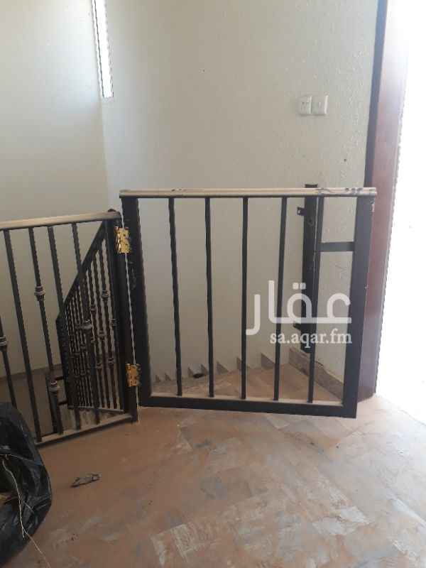 1745285 شقه سطح مستخدم نظيف في الرمال الذهبي شارع 25 غرفتين ومجلس وصالة ومطبخ وحمامين مع السطح شهري 1200 أو سنوي 10000 للاستفسار الرجاء الاتصال على الرقم 0556263260 الموقع في النشر غير معروف