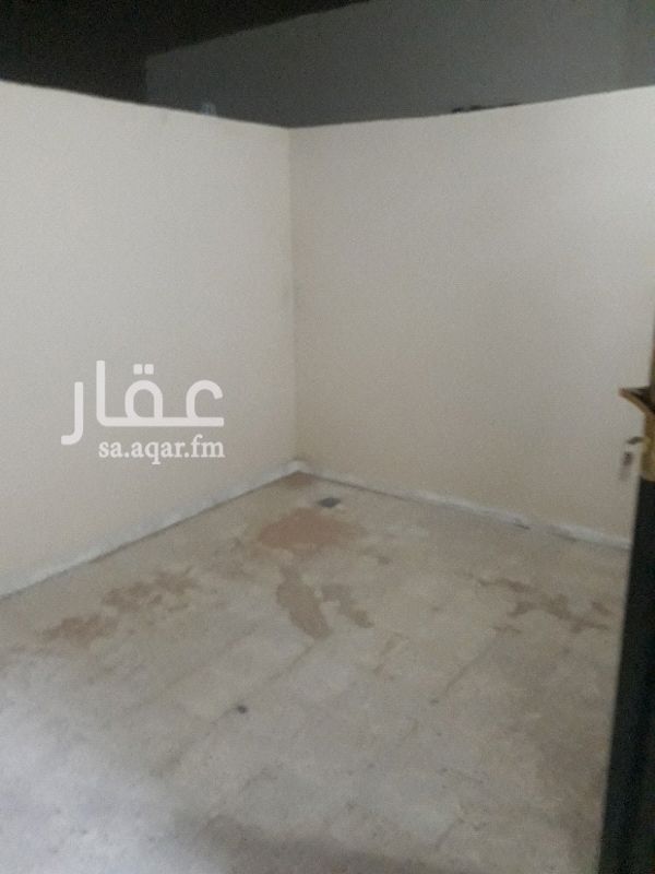 1754873 شقه عوايل جديده دور ثالث مع السطح عداد الكهرباء مستقل ديكورات بالكامل في حي الرمال الواحه ب 1000 ريال شهري للاستفسار الرجاء الاتصال على الرقم 0556263260