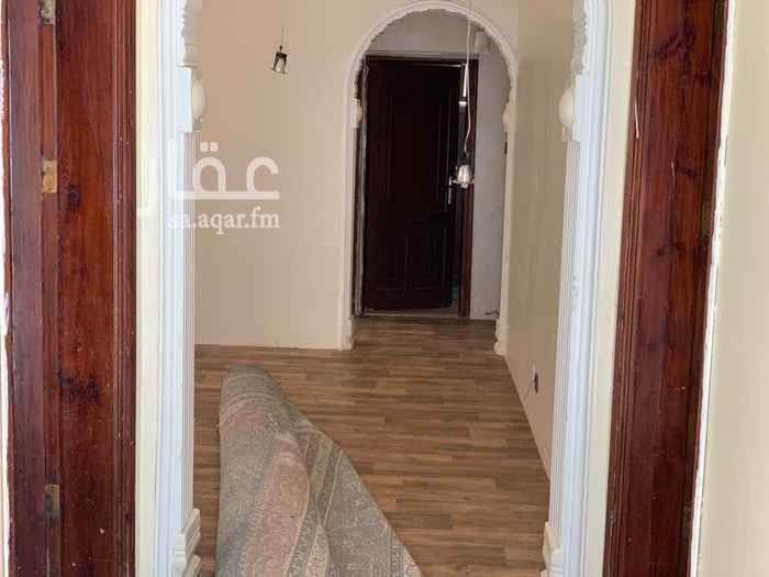 1446525 بيت مستقل مكون من ثلاث غرف وصاله ومطبخ ودورتين مياة
اربع مكيفات اثنين اسبلت واثنين شباك مع مطبخ راكب عداد مستقل ماء مشترك