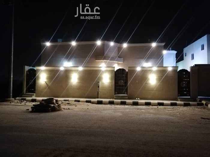 1505485 دور ارضى
حى الوادي ..
3غرف ؛ + ملحق ..
مجلس حريم ؛ ديوانية + مقلط .
صاله عائليه