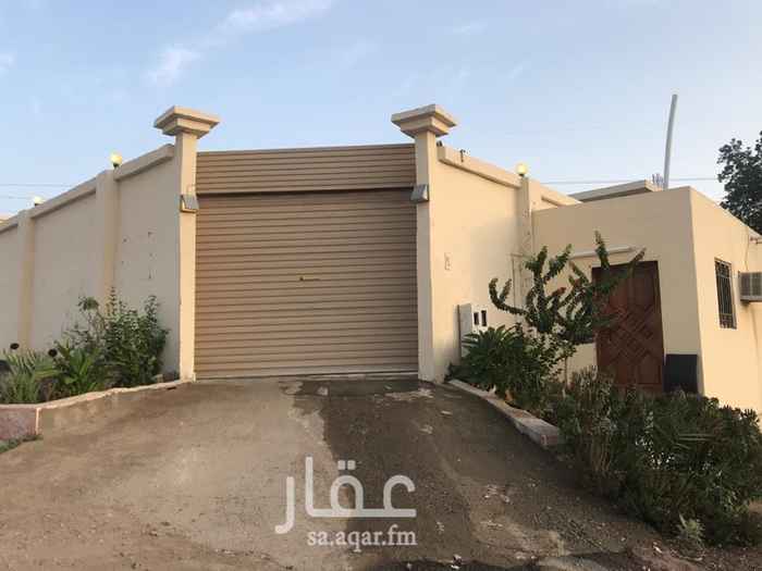 1413305 الموقع في كيلو ١٤ حي العليا
حوش ومدخل سيارة
٤ غرف نوم 1غرفة سائق ومستودع وصاله كبيره ٧في٦ وصاله صغيره
ومجلس
4 دورات مياة
غرفتين نوم ماستر
ودورات مياة للرجال والثاني للحريم اعزكم الله
اثاث المجلس والمطبخ والصاله الصغيره من ضمن البيعة
البيت بدون صك بوثيقة فقط
عداد كهرباء مستقل 60 امبير
والسعر قابل للتفاوض بالحد المعقول