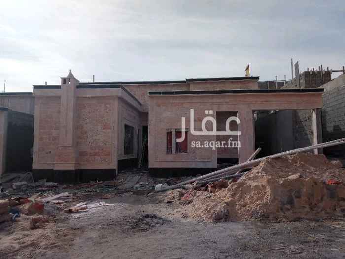 1411322 فله دور ارضي مجلس ومقلط وصاله كبيره مجلس نساء و٣ غرف نوم وبه غرف ماستر ومشب ومدخل سياره وحوش