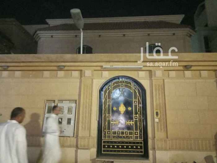 1555839 فله درج صاله مجلس ومقلط وصاله ومجلس نساء و٤ غرف نوم منها غرفتين ماستر مطبخ راكب وتكيف راكب ومشب وعرفت خادمه و٥ حمامات مدخل سياره غرفه خدمه شغل ممتاز