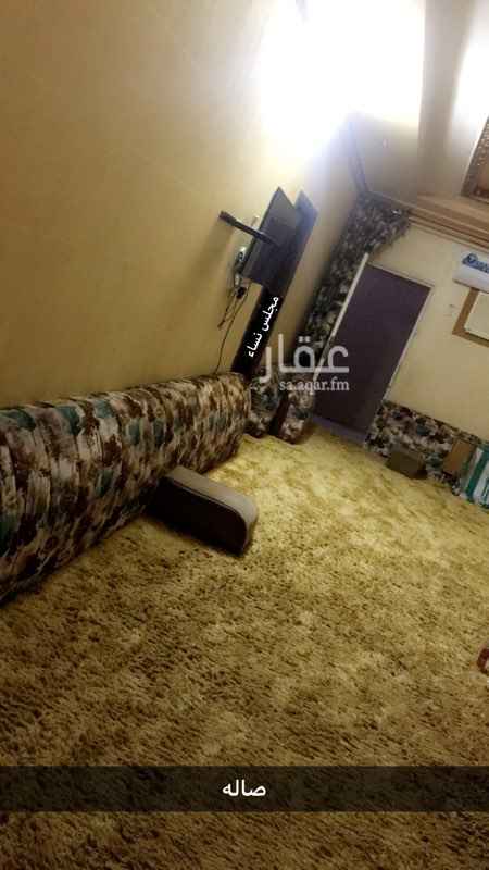 1385844 دور ارضي مساحة400 وسط المدارس اولاد وبنات وقريب من المسجد موقعه مرغوب ونظيف