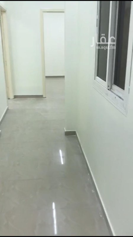1382319 شقة في حي الكعكية
بجانب الحلقة المركزية للخضار والمواشي وبجانب جميع الخدمات وقريبة من مواقف كدي
وعلى مسافة 5 كيلو من الحرم
الدور الاول 3 غرف نوم وحمامين وصالة تحتوي على مطبخ جاهز ومكيفات وتحت ادارة ملاك