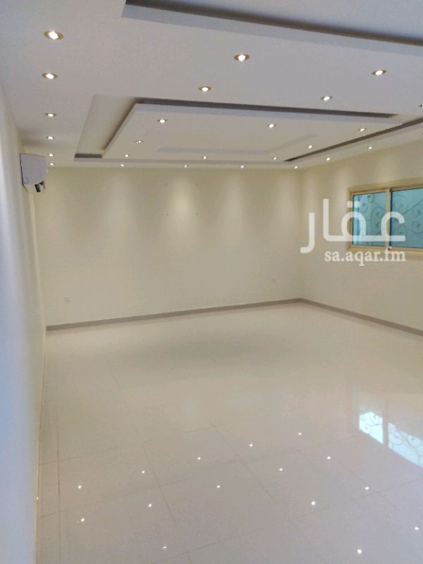 1289838 للايجار دور ارضي حي الودي ممتاز جدا
مكون من 3غرف نوم مجلس ومقلط وصاله
مطبخ مكيفات راكب
غرفه سايق
مدخل سيارة وحوش
السعر ٥٥ الف دفعتين ودفعه واحدة ٥٠ الف