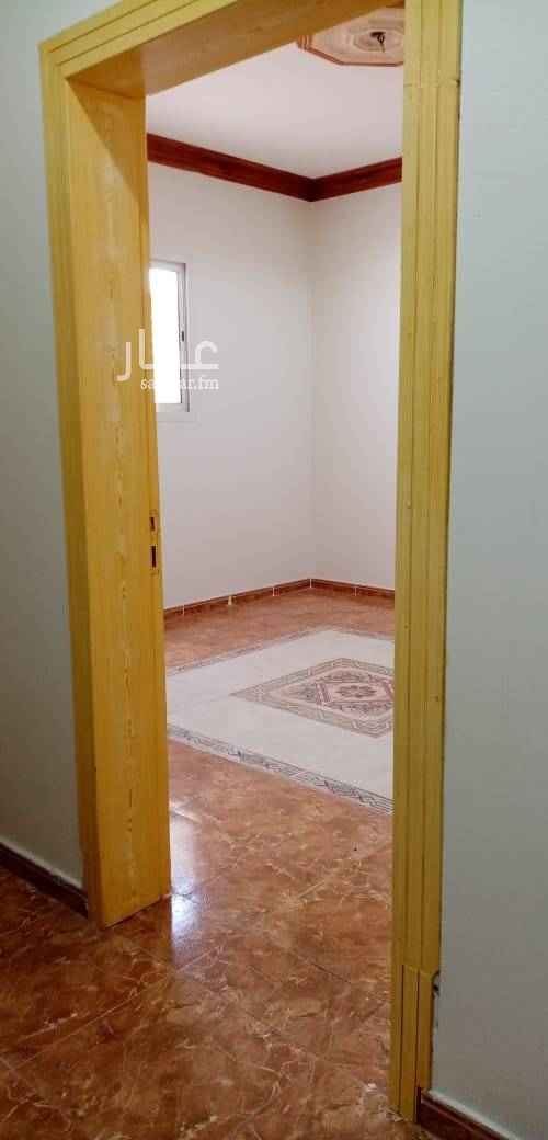 1743666 شقة عوائل بالدور الثاني عبارة عن :
مجلس
صاله
غرفتين نوم
مطبخ راكب
مكيفات راكبه
حمامين
تمتاز بنظافة العمارة والجيره الطيبه .
بقرب من مدارس مياس
