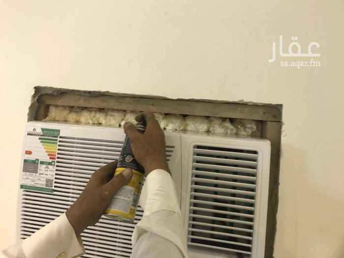 1544550 فرصة يوجد شقق عزاب عدد 4 شقق تتكون من
3غرف نوم وصالة ومطبخ. الغرف مساحاتها كبيرة بعضها 6*4 وبعضها 5*4.
عدادات كهرب مستقلة.
سخانات مياه راكبة
مكيفات راكبة جديدة.
مطابخ راكبة.
نرحب بالمؤسسات.