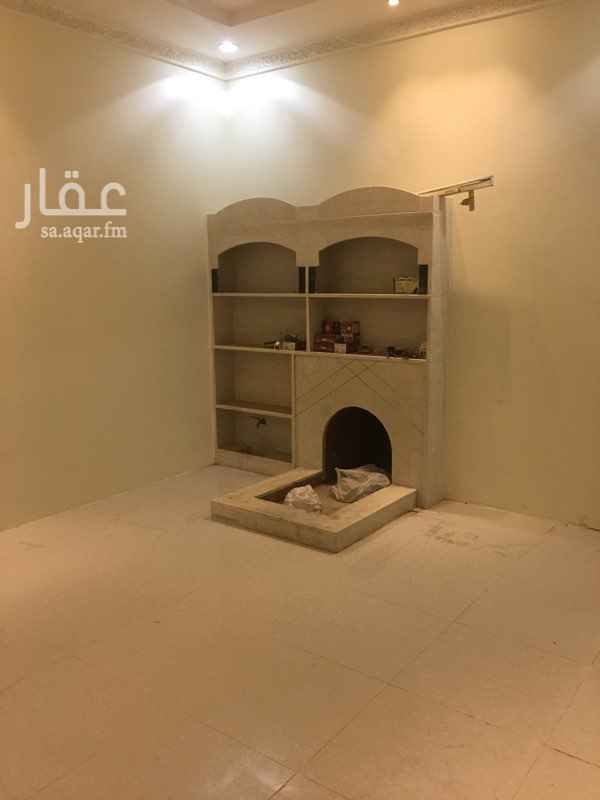 1558729 دور و٣شقق للبيع مساحه ٤٥٠م واجه شمال شارع ٢٠م مكون من مشب وحوش مدخل سياره غرفه خدامه وغرفه سايق و٣غرف نوم منهم غرفه ماستر ومجلس ومقلط والشقق عدد ٢شقه مكونه من ٤عرف وصاله وشقه ٣عرف وصاله للتفاصيل ابو حمزه وافى ٠٥٥٦٥١٤٧٣٧ملاحظه عدم تقيدبالموقع