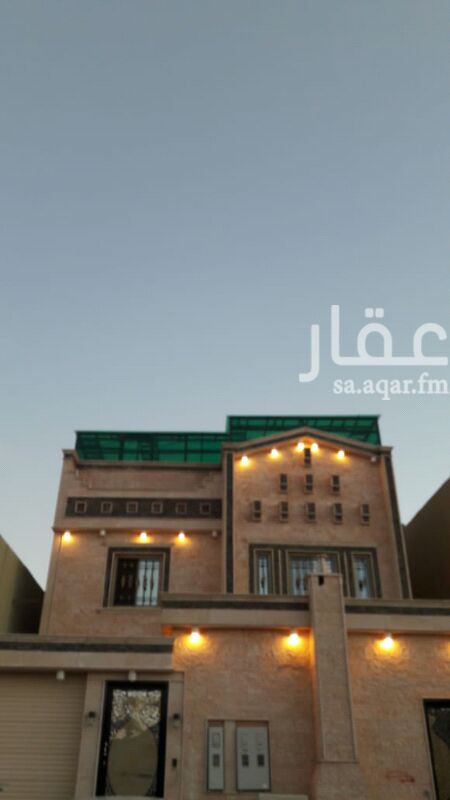 1285608 فله للإيجار مع اثاث جديد الفله مكونه من مشب ومطبخ خارجي ومطبخ داخلي غرفه سائق مدخل سياره مجلس مقلط صاله غرفه كبار السن الدور الثاني مكون من ثلاث غرف نوم وغرفة ماستر السطح يوجد غرفة شغاله وسطح يوجد في نفس البيت شقة مسروقه جديد عليها 20الف لتواصل مع الواكيل ابو عبدالله 0505469073 الفله للإيجار بدون اثاث 60الف ريال للجادين