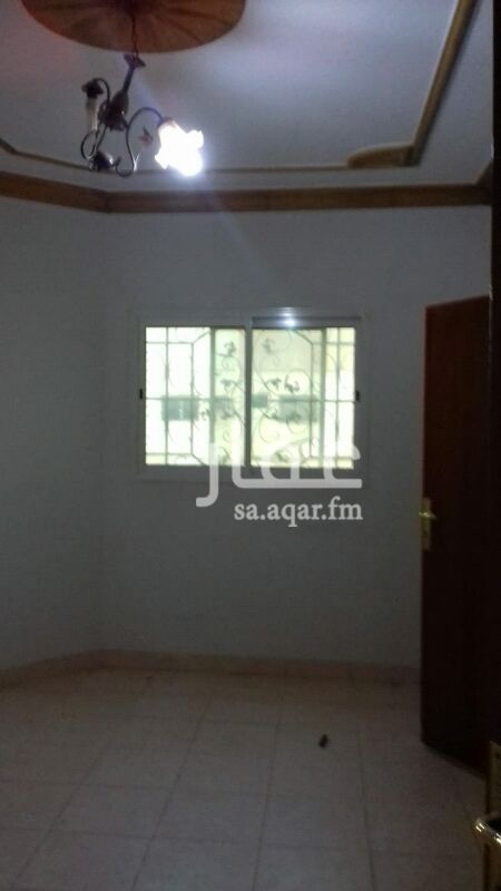1294295 دور علوي مكونه من أربع غرف وصالة ومطبخ راكب وحمامين للإيجار كهرباء مستقل