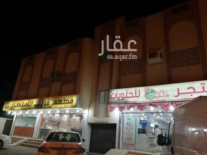 1565314 عمارة دورين الدور الارضي محلات والدور الثاني شقتين كل شقة مكونة من ٥ غرف ومطبخ و ٣ حمامات الغرف واسعة.
المحلق ٣ غرف ومطبخ و ٢ حمام.
السعر 4000,000 قابل للتفاوض.
الجوال/ 0554542803 ابو محمد