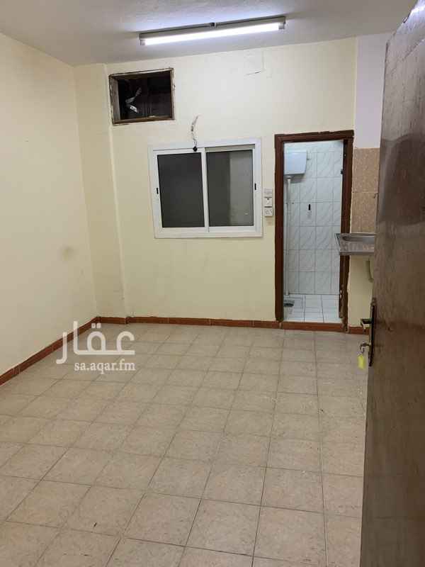 1749036 غرفه + دورة مياه + مطبخ صغير خدمه