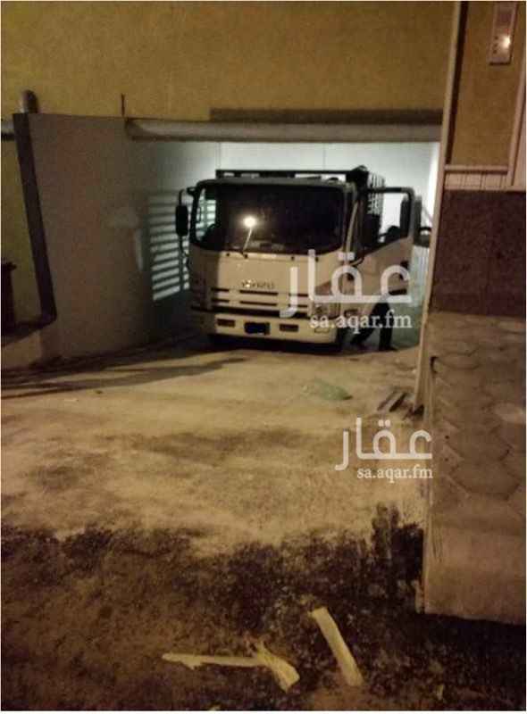 1481199 مستودع كبير بدروم مسلح مغلق وآمن من الشمس والامطار والعواصف وارتفاع درجات الحراره
مدخل خاص بالسيارات والشاحنات ايضا يوجد غرفة بجوار المستودع للعماله شامل الكهرباء والماء ( ايجارها مستقل ).
والله ولي التوفيق،،،،