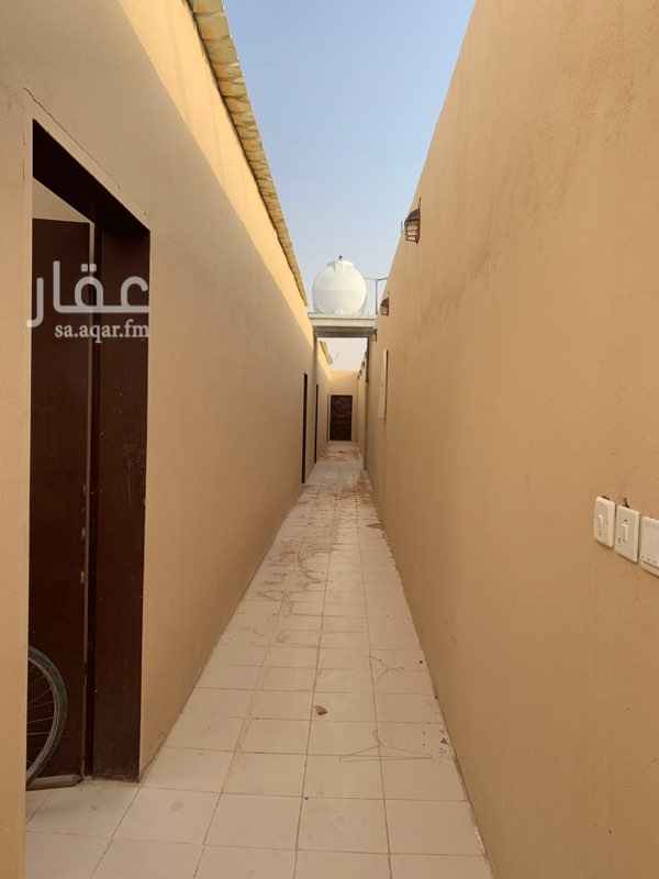 1745362 للبيع استراحات عزاب
مساحة الارض ٧٠٠ متر
على شارع ( تجاري ) ٦٠ متر واجهة شماليه
عرض الاستراحة على الشارع ٢٠ متر x ٣٥ طول
موقع المجمع في مخطط ١٠٠٩
على الشارع التجاري الموازي لـ الدفاع الجوي
عدد السويتات الكامل ١٠ استراحات
عباره عن مجالس و غرف ( تقسيمها بالتفصيل في الاسفل ) جميع الاستراحات مجهزه ب مطابخ كامله + دورة مياه بكامل تجهيزاتها .
تقسيم الـ ١٠ سويتات عباره عن
عدد ٤ سويتات .. مجلس ٥x٤ و غرفه ٣x٤
+ مطبخ ودورة مياة جاهزه
عدد ٤ سويتات .. مجلس ٨x٤
+ مطبخ ودورة مياة جاهزه