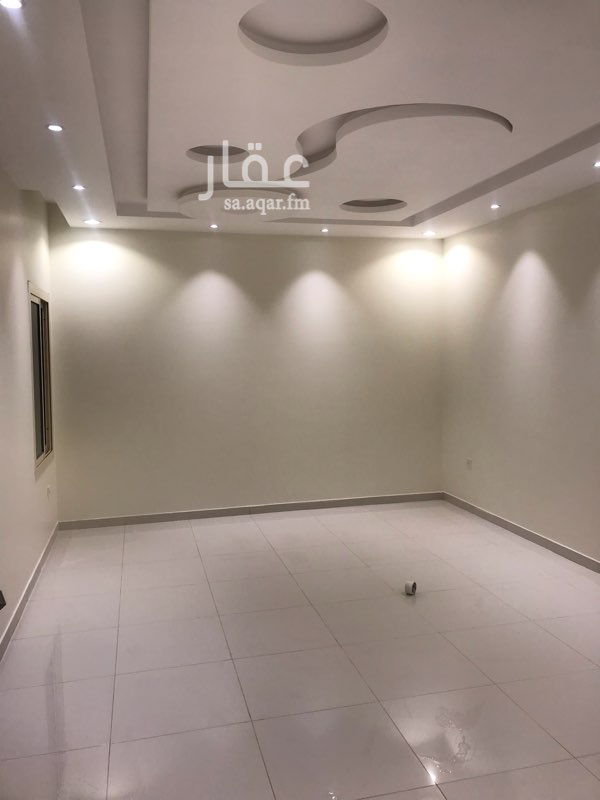 1539478 شقة عوائل للإيجار 4 غرف نظيفة جداً وفاخرة بحي الياقوت ٤ مكونة من /
صالة
مطبخ
3 حمامات
مجلس
3 غرف نوم
غرفة نوم بحمام مستقل
قسم مستقل للرجال وكذلك النساء
لا يوجد مشاكل من ناحية انقطاع المياه و الكهرباء
جميع السكان والجيران عوائل محترمين
يتوفر للعمارة حارس قائم بأعمال النظافة و التوصيل كما انه يتوفر غاز مركزي ودش مركزي مجاناً
تتميز موقع العمارة باستراتيجية الموقع قربها من طريق الامير عبدالمجيد وكذلك طريق عابر القارات
للتواصل المالك /
ناصر
0560006452