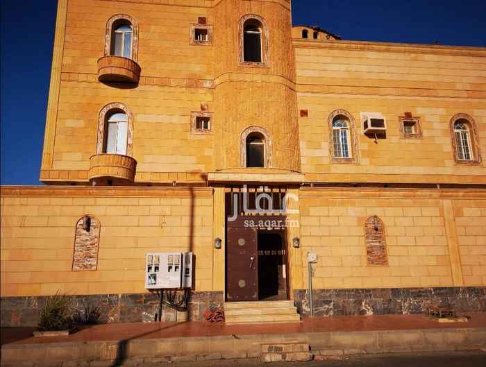 1670560 شقة فاخرة للايجار بمدخلين مع جزء من السطح
وتوجد شقة أخرى بالدور الأول
ملاحظة لايوجد مصعد