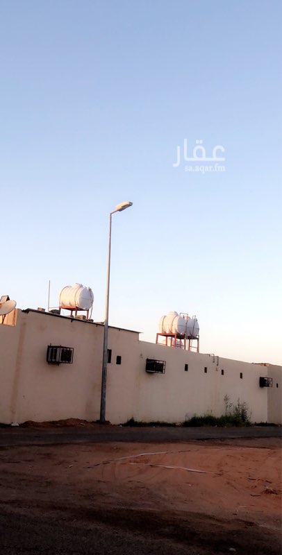 1043442 للبيع استراحتين شباب موجره شهري كل استراحه 1500 المجموع 3000 شهري
تفتح شمال وجنوب على شارعين
كل استراحه عداد كهرب وخزان لحال