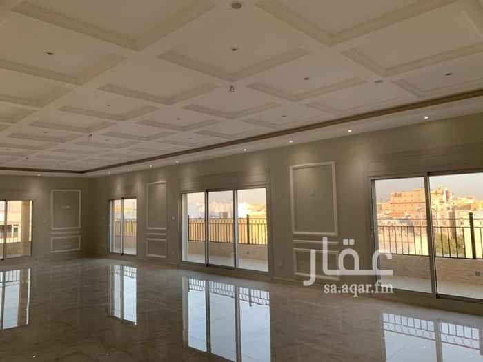 1652755 فيلا روف
دورين
نظام المنزل الذكي (تحكم بالانارة والشترز بالجوال)
٤ غرف نوم بحماماتها
غرفة شغالة بحمامها وغرفة للغسالة والغسيل والكوي
غرفتين جلوس
صالونين
٤ حمامات
غرفتين سفرة
مطبخ داخلي ومطبخ خارجي
تراس ١٢٠ متر مربع مع اطلالة جميلة
غرفة سائق
موقف سيارة