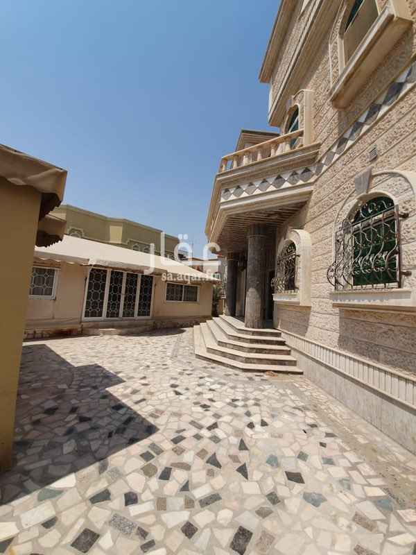 1754279 فيلا الخزامى للبيع
مساحة 900 متر
زاوية شارعين ونافذ
تكييف مركزي + سبلت
3 مداخل للفيلا
العمر : قرابة 10 سنوات
مكونات المساحة الخارجية (الحوش ) :
كراج
مجلس خارجي مساحة 11*4
مجلس خارجي 4*3
غرفة خارجيه 6*4 مع دورة مياه
مستودع
قبو مساحة 12*12 مع دورة مياه
الدور الارضي :
( مجلسين + مقلط + صالة+ دورتين مياه )
مجلس 11*7
مقلط 8*4
دورة مياه + مغاسل
صالة 8*7
مجلس 8*7 مع دورة مياه
مطبخ + مطبخ خارجي
الدور الاول :
اجمالي عدد
( 5 غرف + 4 دورات مياه )
غرفة رئيسية كبيرة ماستر
غرفة ماستر 4