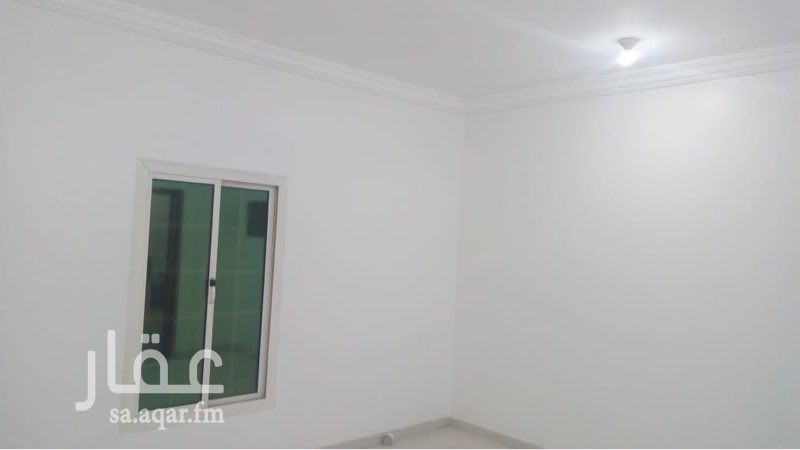 1668205 يوجد لدينا شقه تتكون من ثلاث غرف وصالة ومطبخ وثلاث دورات مياه مساحة الشقة 105 متر العقار مزود شبكة غاز شبكة مياه شبكة تليفزيون كاميرات للأمن والسلامه السعر أعلاه شامل لجميع الخدمات