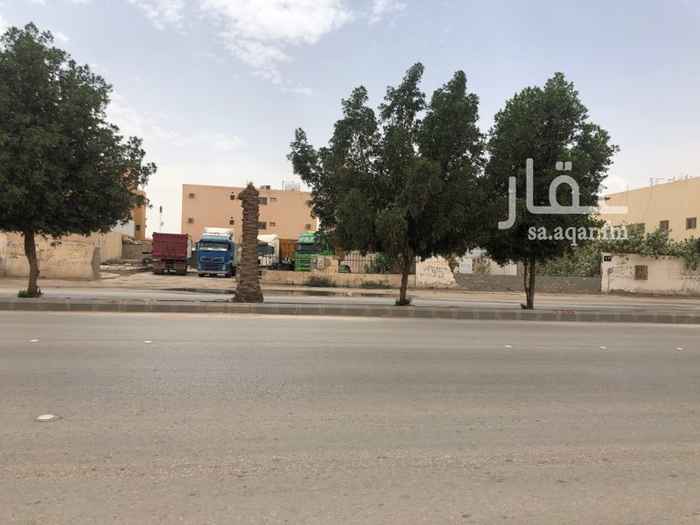 1474549 حوش للايجار يوجد به غرفه كبيره وحمام
كهرب وماء واصل
ج 0555242115
ابوياسر