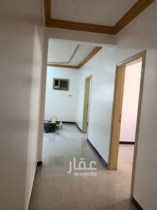 1761349 شقه عوائل 2 غرفه وصاله ومطبخ وحمام
النسيم الشرقي ( حي الصفوه )
ج 0555242115